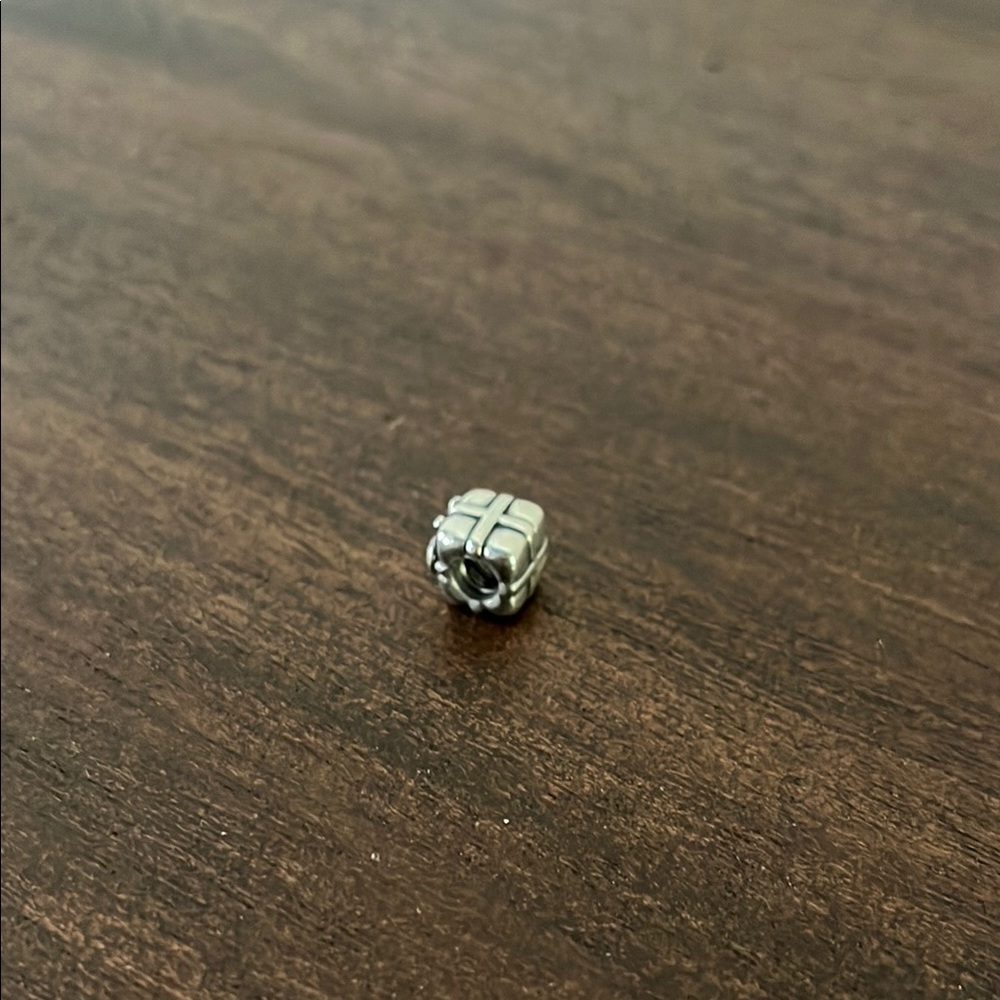 Silver Gift Box Charm - Picture 3 of 3